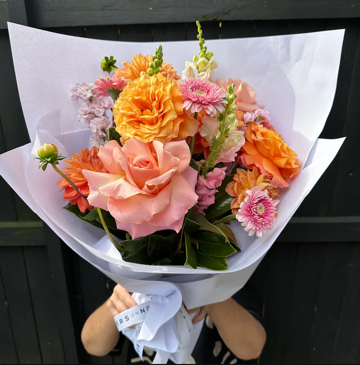 🌟 Starburst Mixed Flower Bouquet 💐