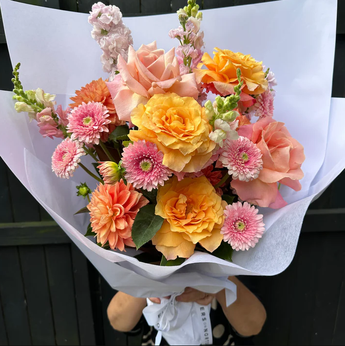 🌟 Starburst Mixed Flower Bouquet 💐