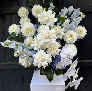💙 Blue Breeze Arrangement Vase 🌿