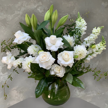 🤍 Celestial Fleurs Sympathy Vase 🌿